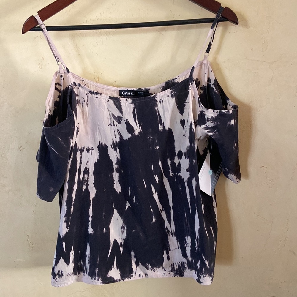 NWT Sz L Gypsy 05 Black and Cream Silk Tie Dye Cold Shoulder Top